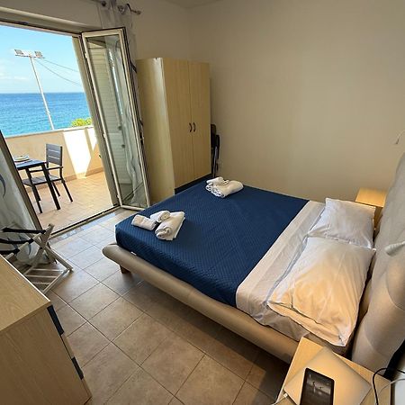 Family House Letojanni Taormina 아파트 외부 사진